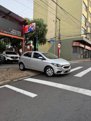 CHEVROLET ONIX 1.0 MPFI LT 8V FLEX 4P MANUAL CHEVROLET ONIX 1.0 MPFI LT 8V FLEX 4P MANUAL